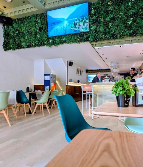 Imagen Grande de la Cafetería